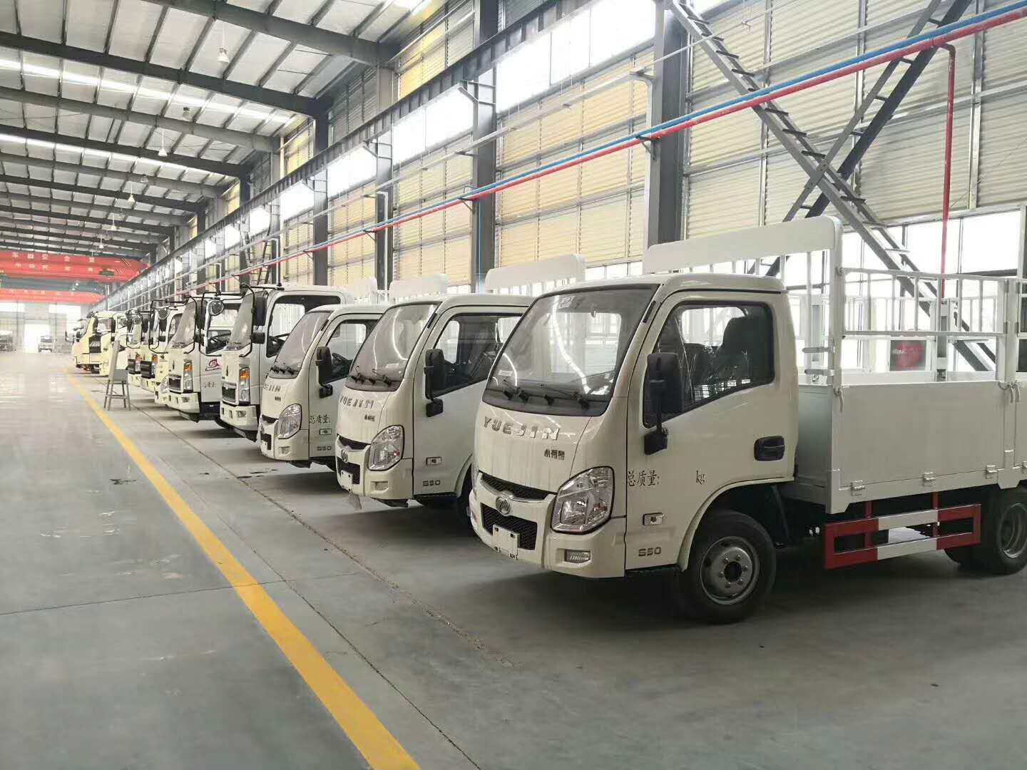 程力專汽危險品車采用烤漆制作生產(chǎn)