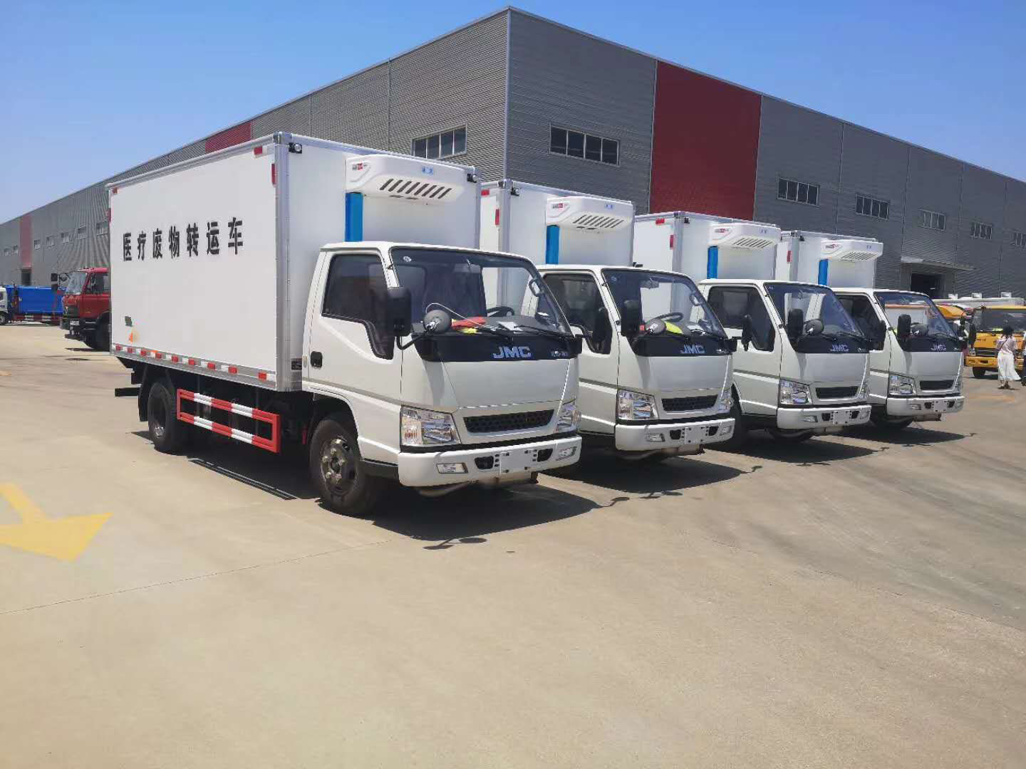 四川蔣總訂購的四臺(tái)江鈴醫(yī)療廢物轉(zhuǎn)運(yùn)車發(fā)車