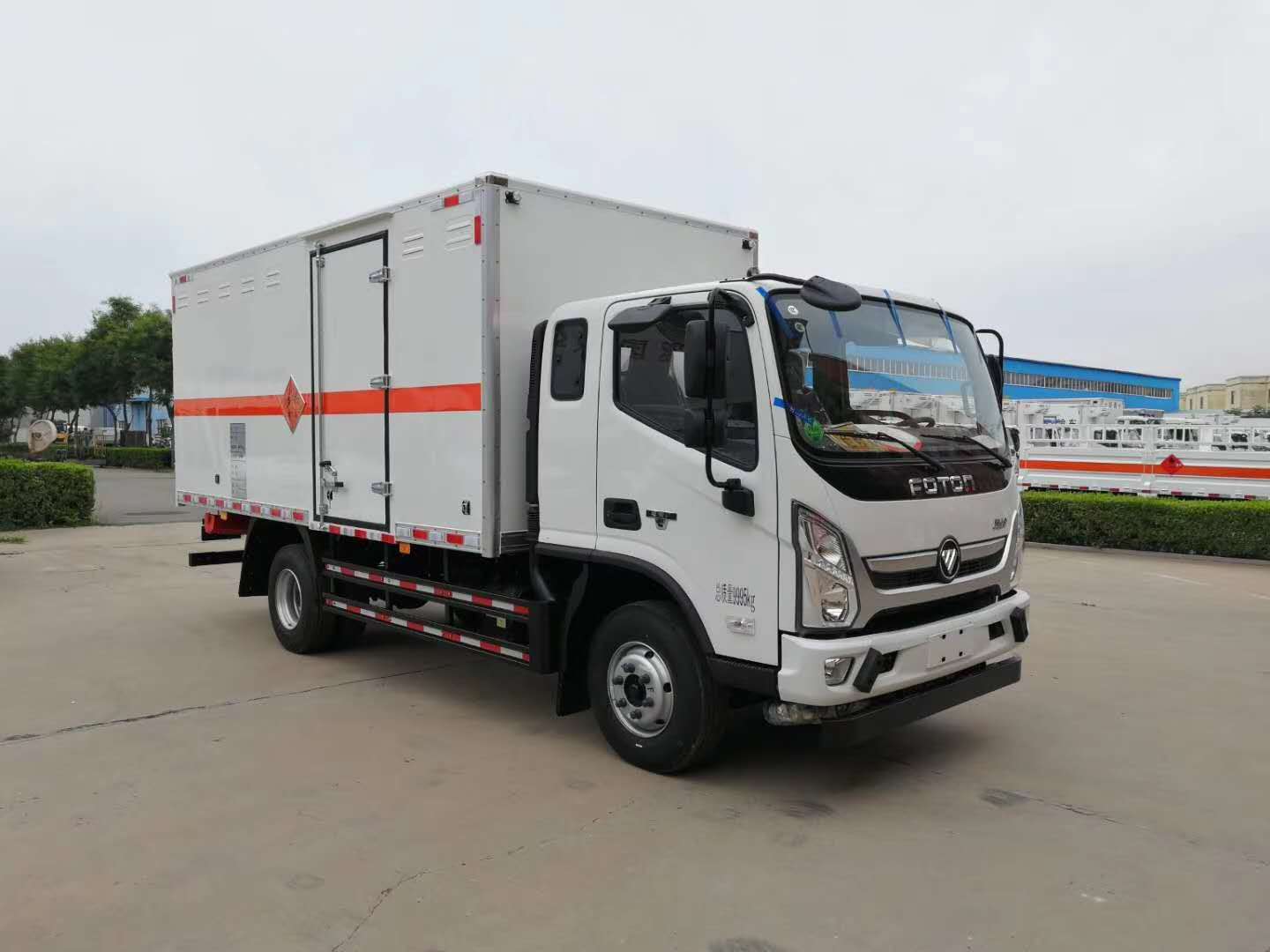 福田奧鈴國六康明斯156馬力危險品車