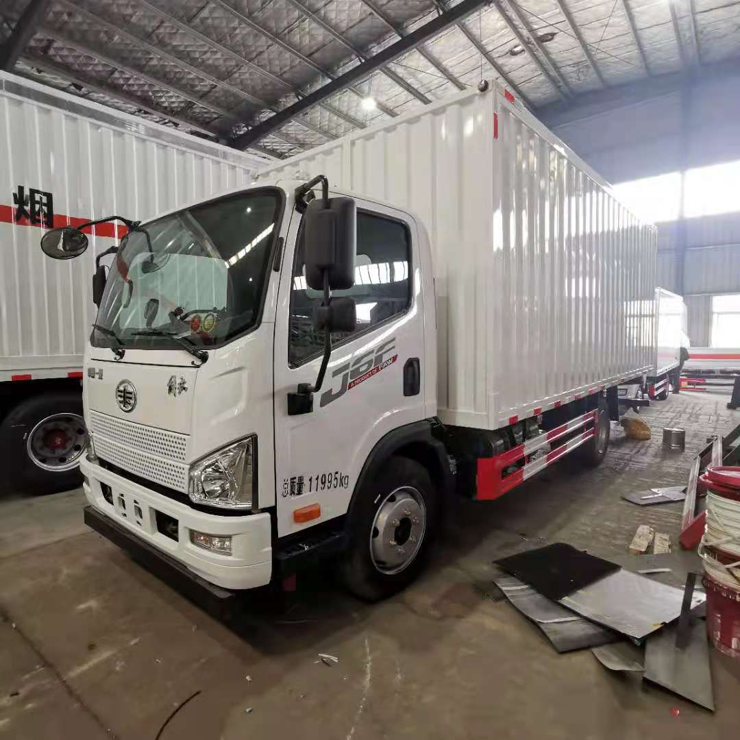 解放5米1國(guó)六帶雙開(kāi)雙側(cè)門瓦楞板危險(xiǎn)品車
