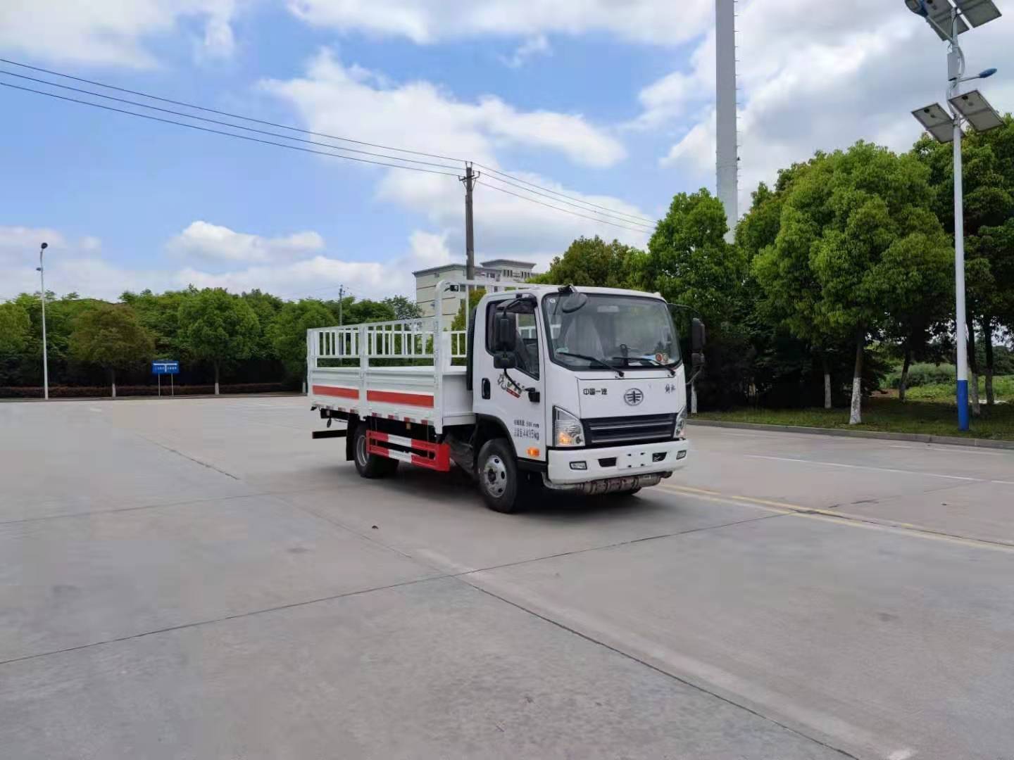 解放虎V國六藍牌氣瓶車
