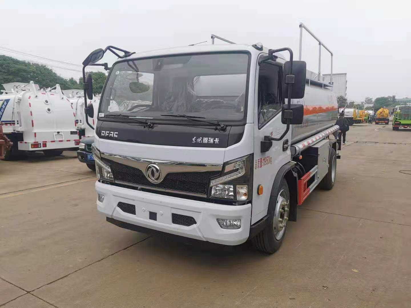 東風福瑞卡云內170馬力危險品車