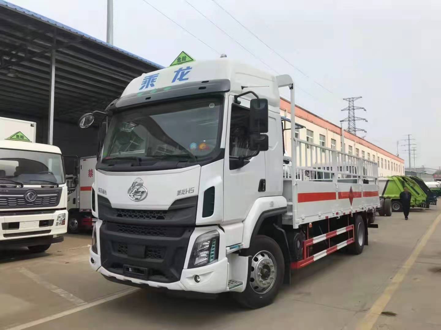 柳汽國六6米8氣瓶運輸車