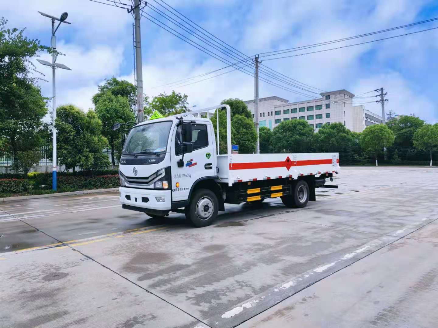東風額載4.2噸4米2國六氣瓶車