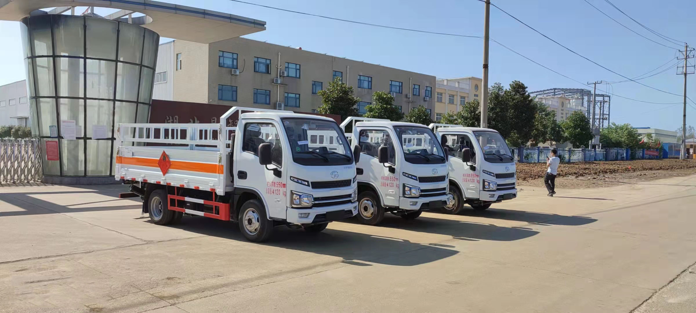 河北李總訂購(gòu)3臺(tái)躍進(jìn)柴油S80氣瓶車