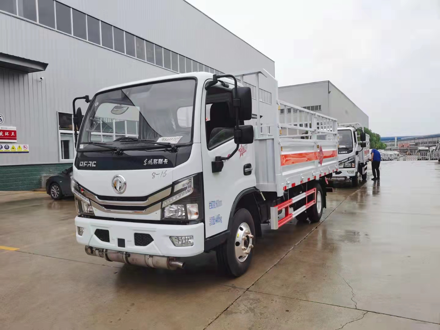 性價(jià)比高的東風(fēng)4米2藍(lán)牌氣瓶車（高欄）
