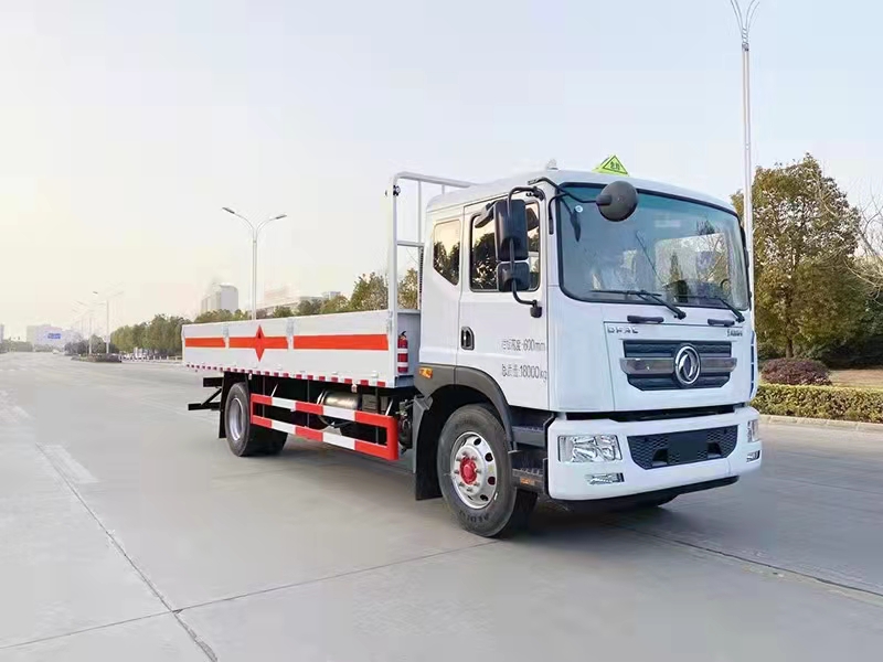 東風(fēng)D9國(guó)六低欄板氣瓶車（額載9.995噸）