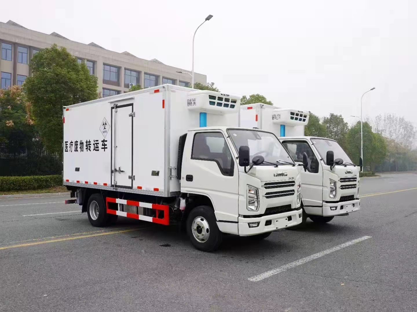 新疆王總訂購兩臺江鈴國六醫療廢物轉運車