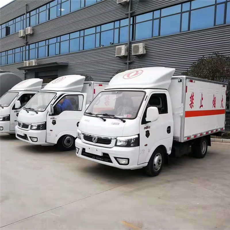 進地下室輕松東風途逸國六2米5氣瓶運輸車