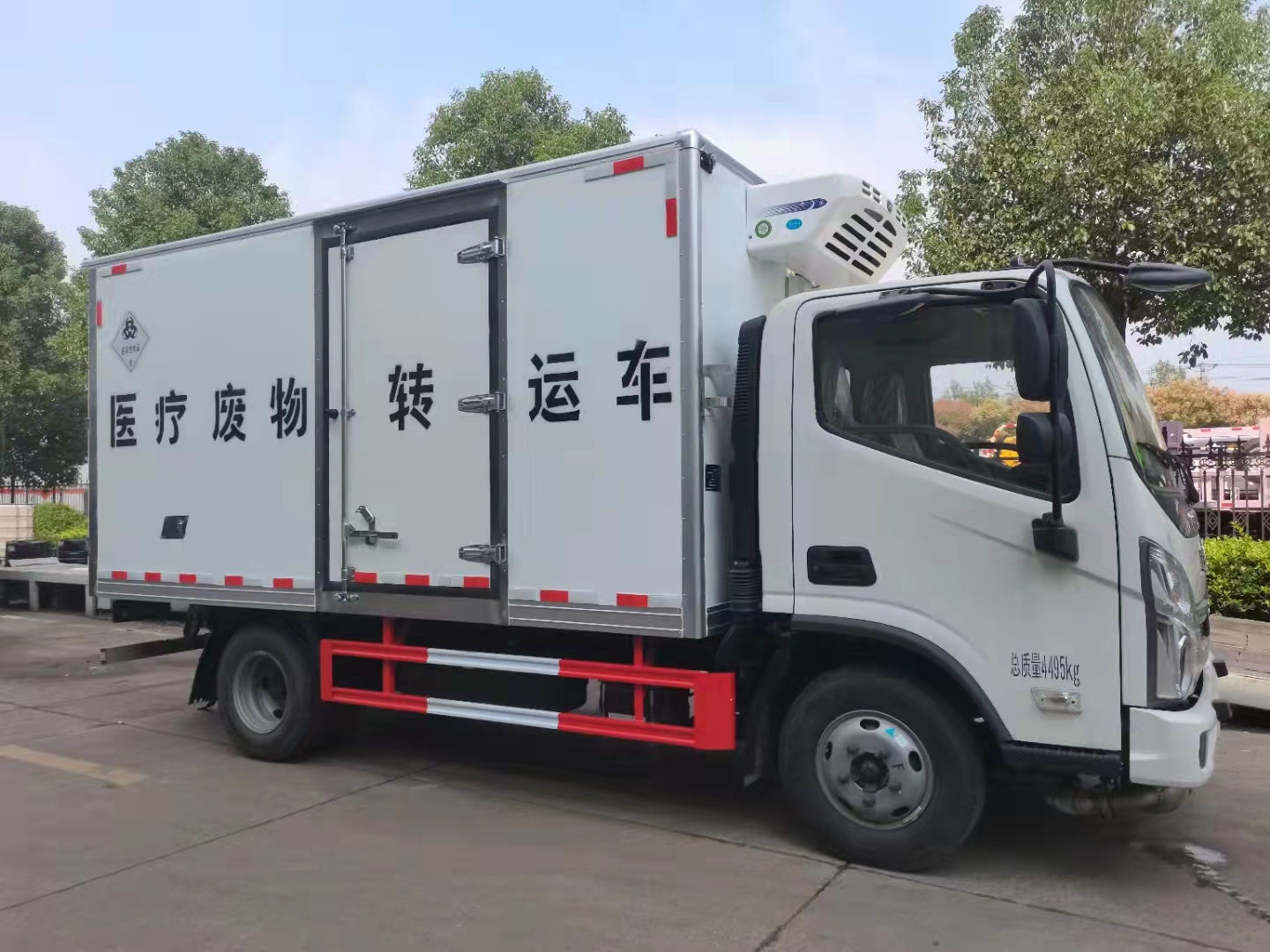福田奧鈴云內(nèi)150馬力發(fā)動機(jī)醫(yī)療廢物轉(zhuǎn)運(yùn)車