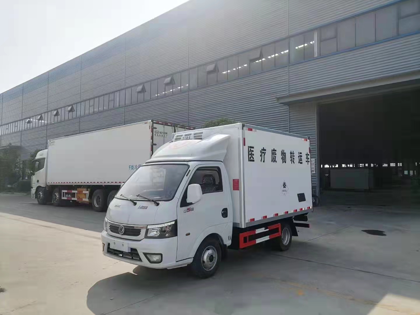 東風(fēng)途逸汽油國六醫(yī)療廢物轉(zhuǎn)運車高清圖片
