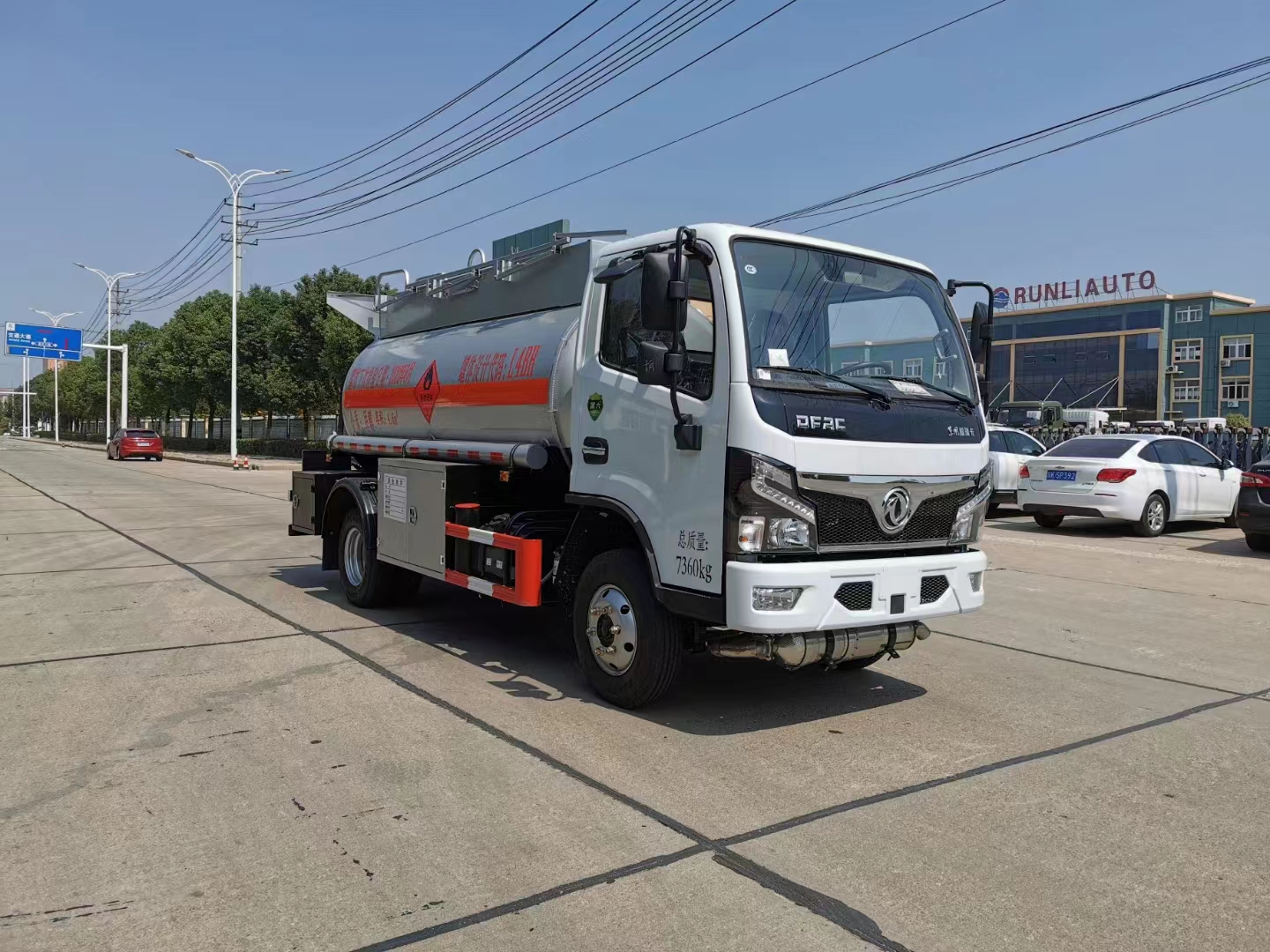 東風(fēng)福瑞卡國六易燃液體罐式運(yùn)輸車