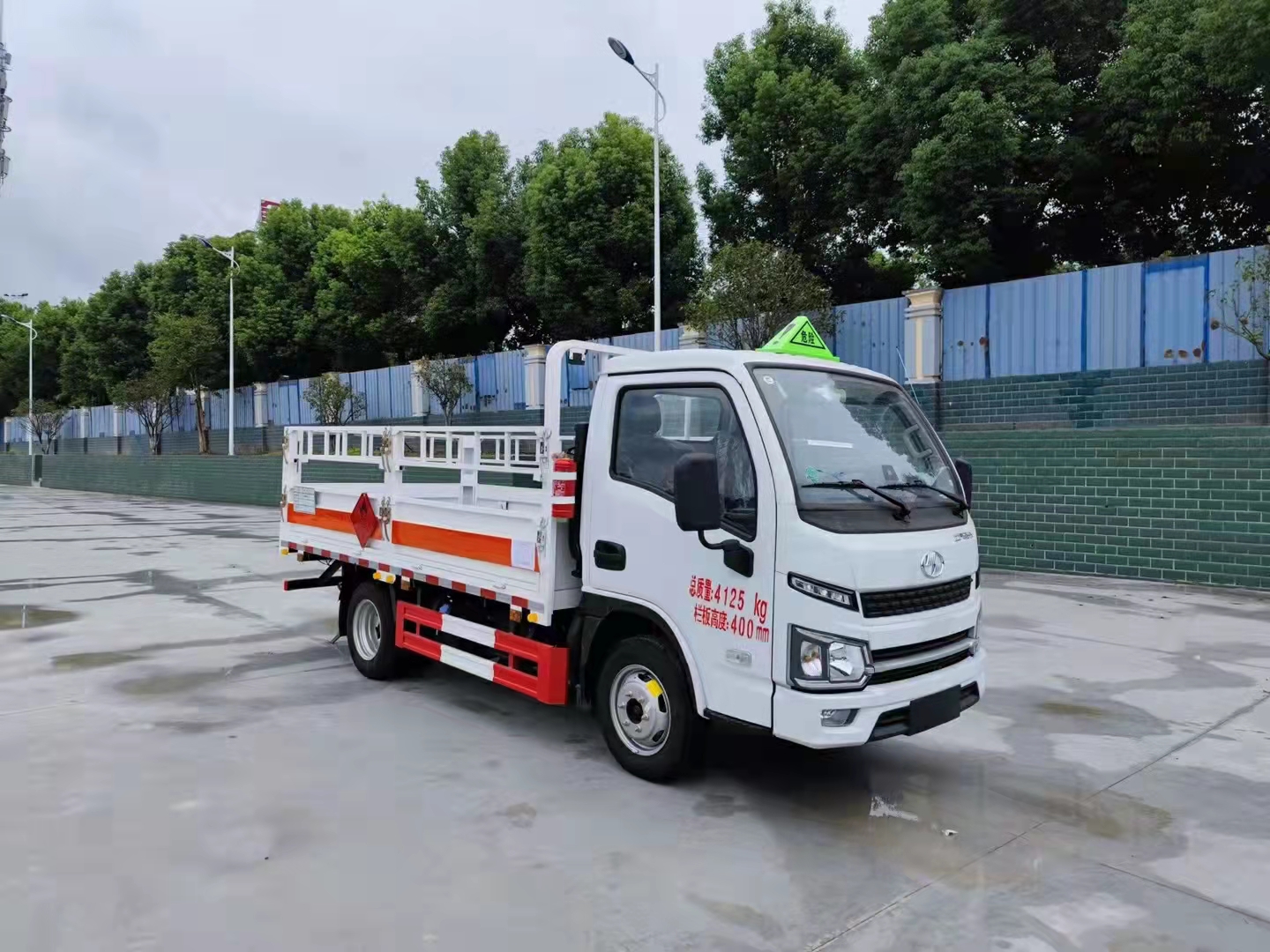 上汽躍進(jìn)福運(yùn)S80國(guó)六氣瓶運(yùn)輸車
