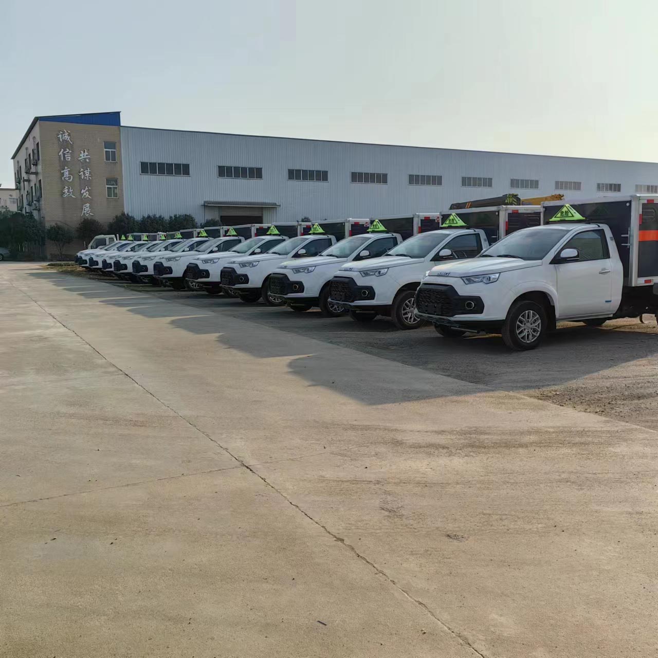 貴州李總批量訂購19臺江鈴御虎皮卡防爆車