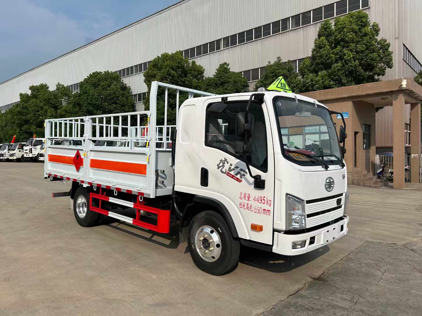 解放排半國六藍(lán)牌氣瓶車