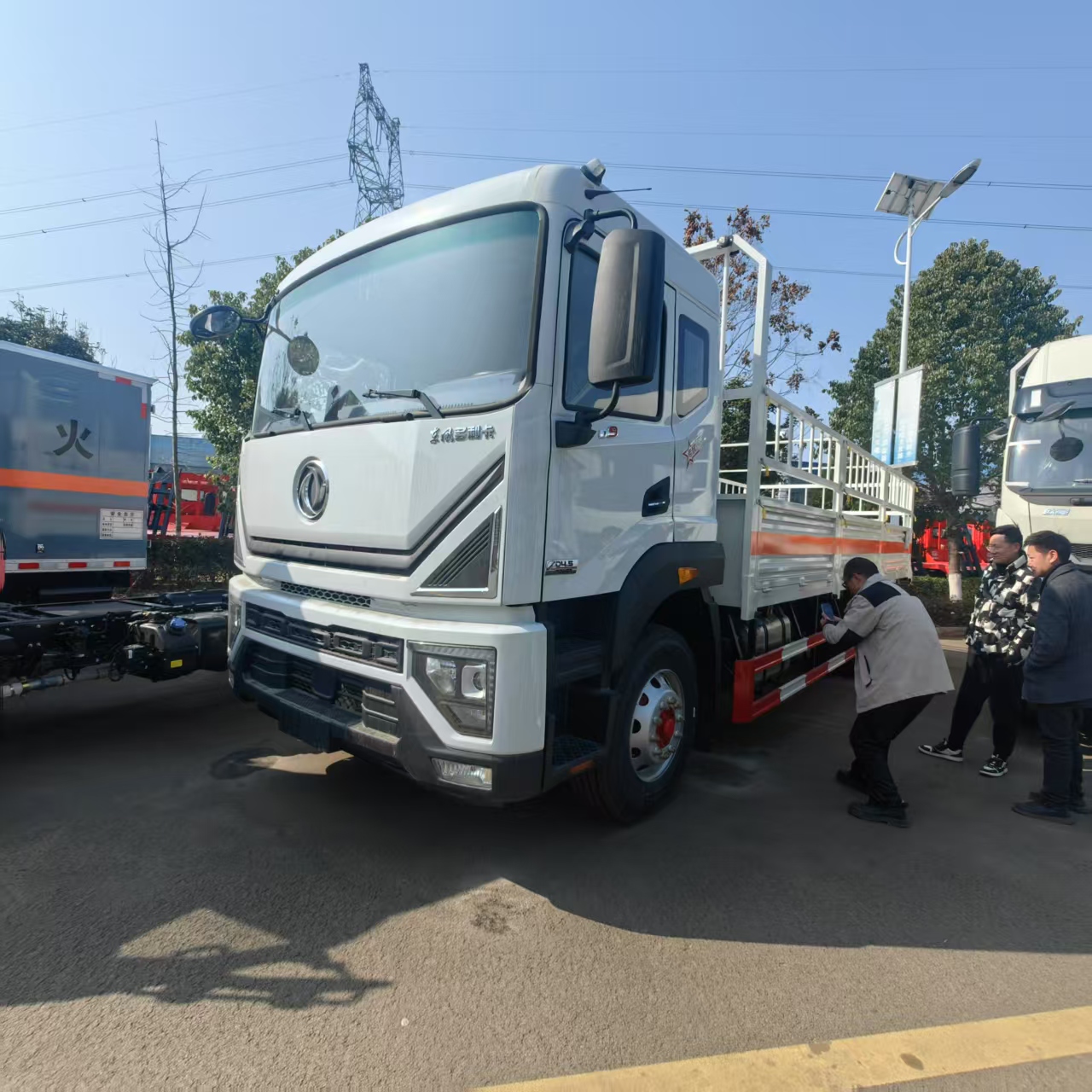 東風D9新款駕駛室氣瓶車