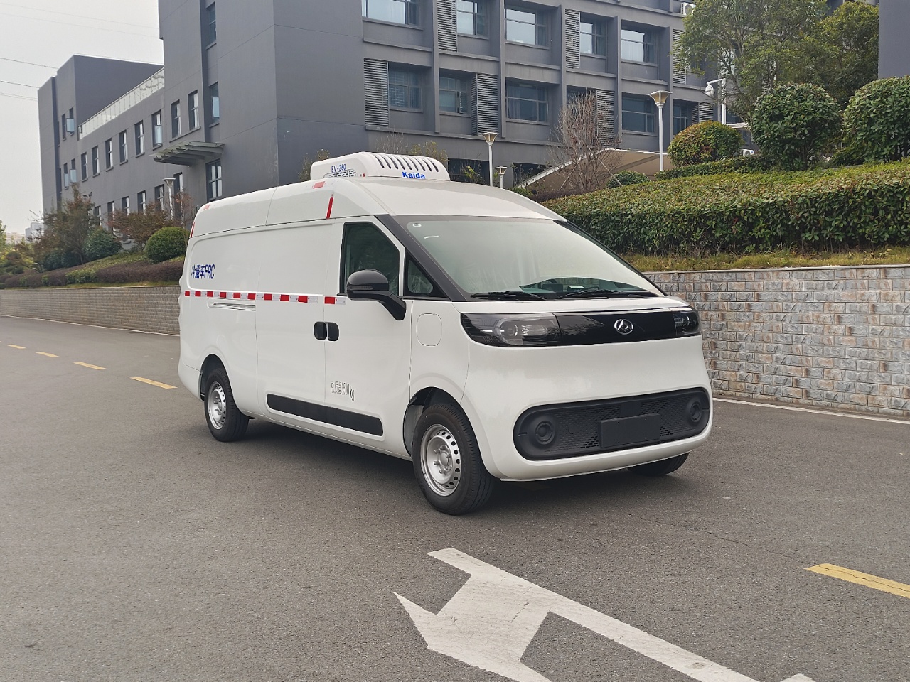 上汽大通大拿國(guó)六純電動(dòng)冷藏車(chē)
