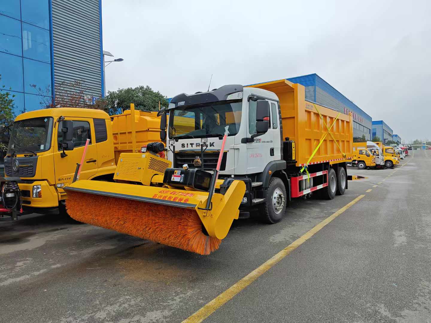 重汽汕德卡國六后雙橋除雪車