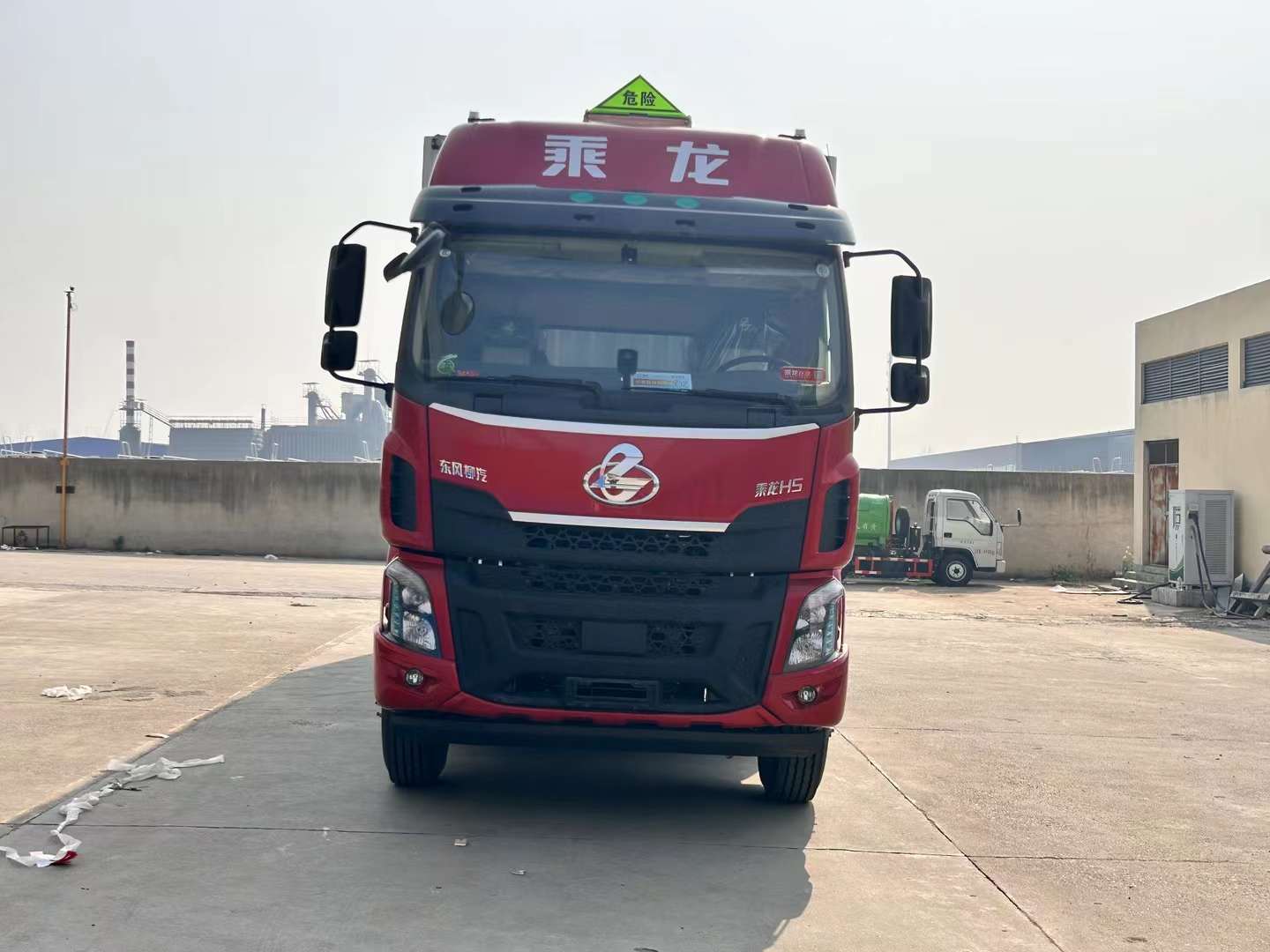 柳汽三軸國(guó)六爆破器材運(yùn)輸車
