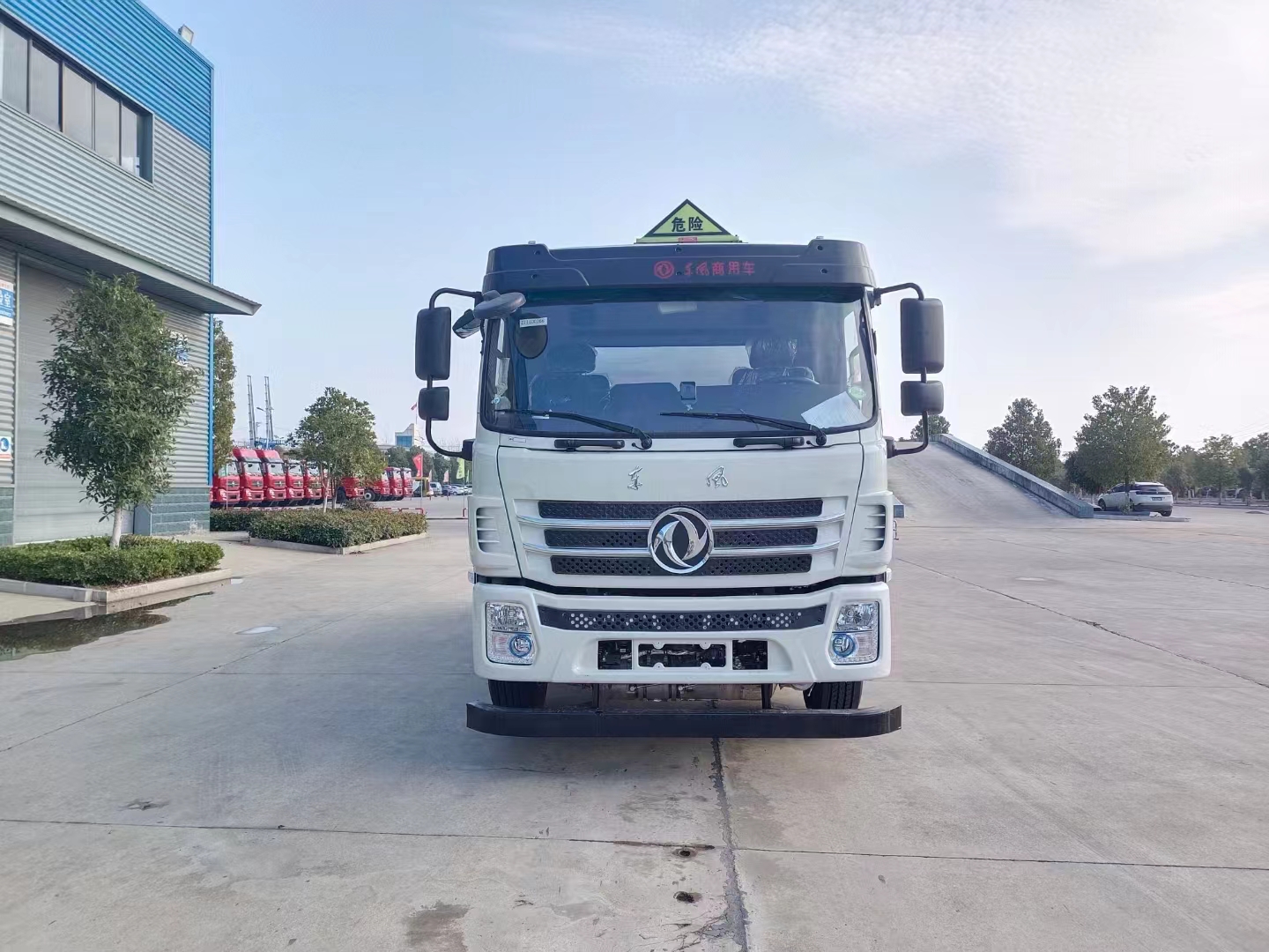 東風專底國六加油車