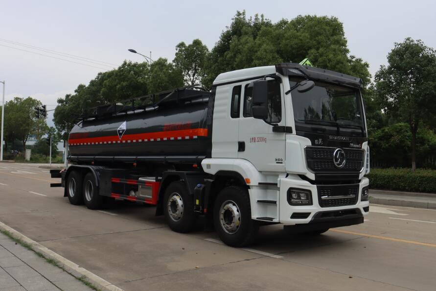 陜汽德龍國六前四后八腐蝕品罐式車
