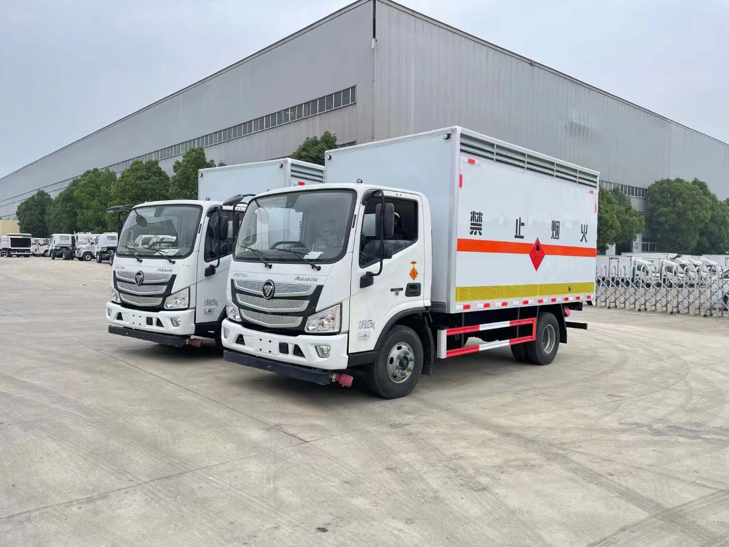 福田歐馬可小黃牌4.5噸氣體廂式發(fā)車