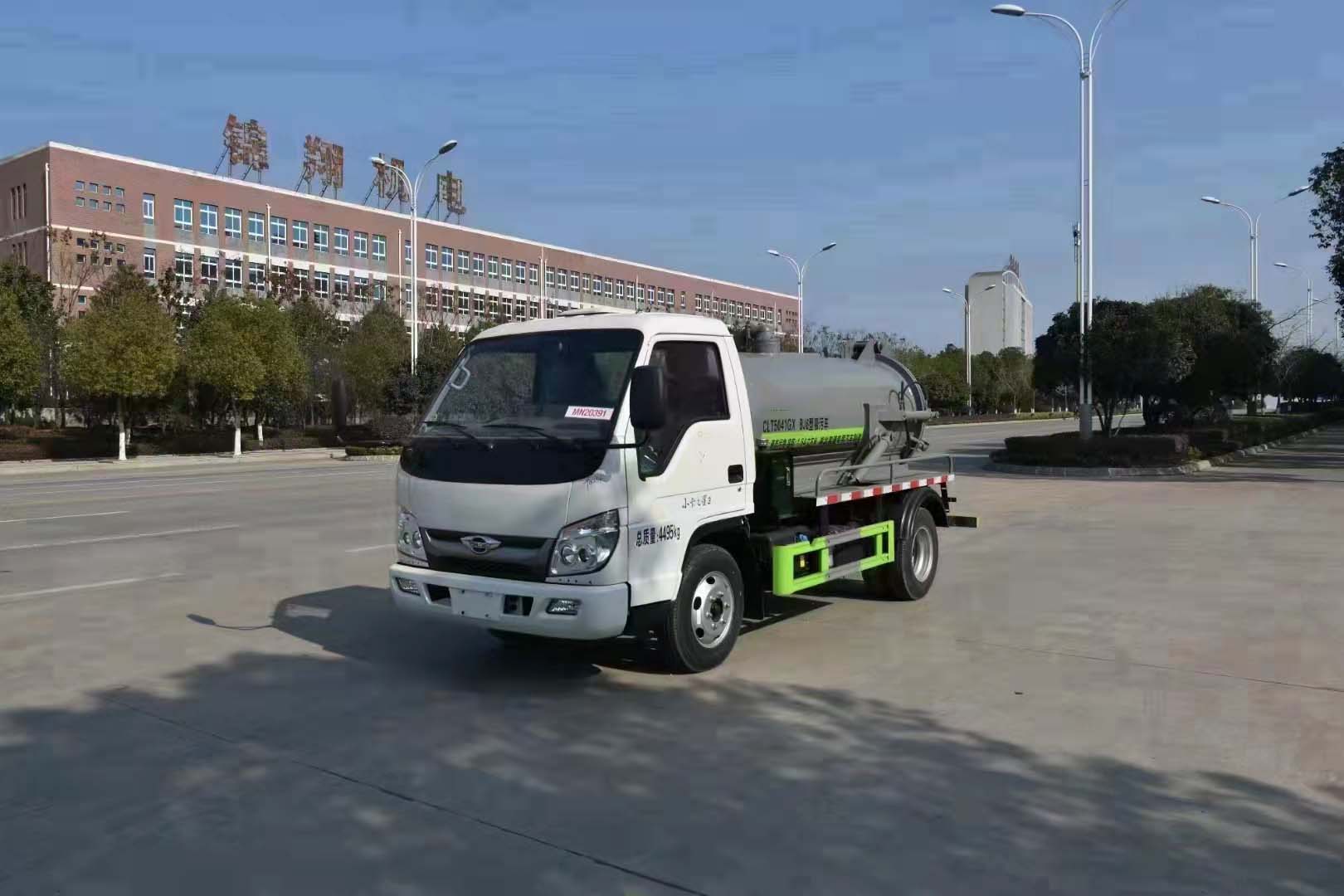 福田小卡之星3國六2.3方藍(lán)牌吸污車