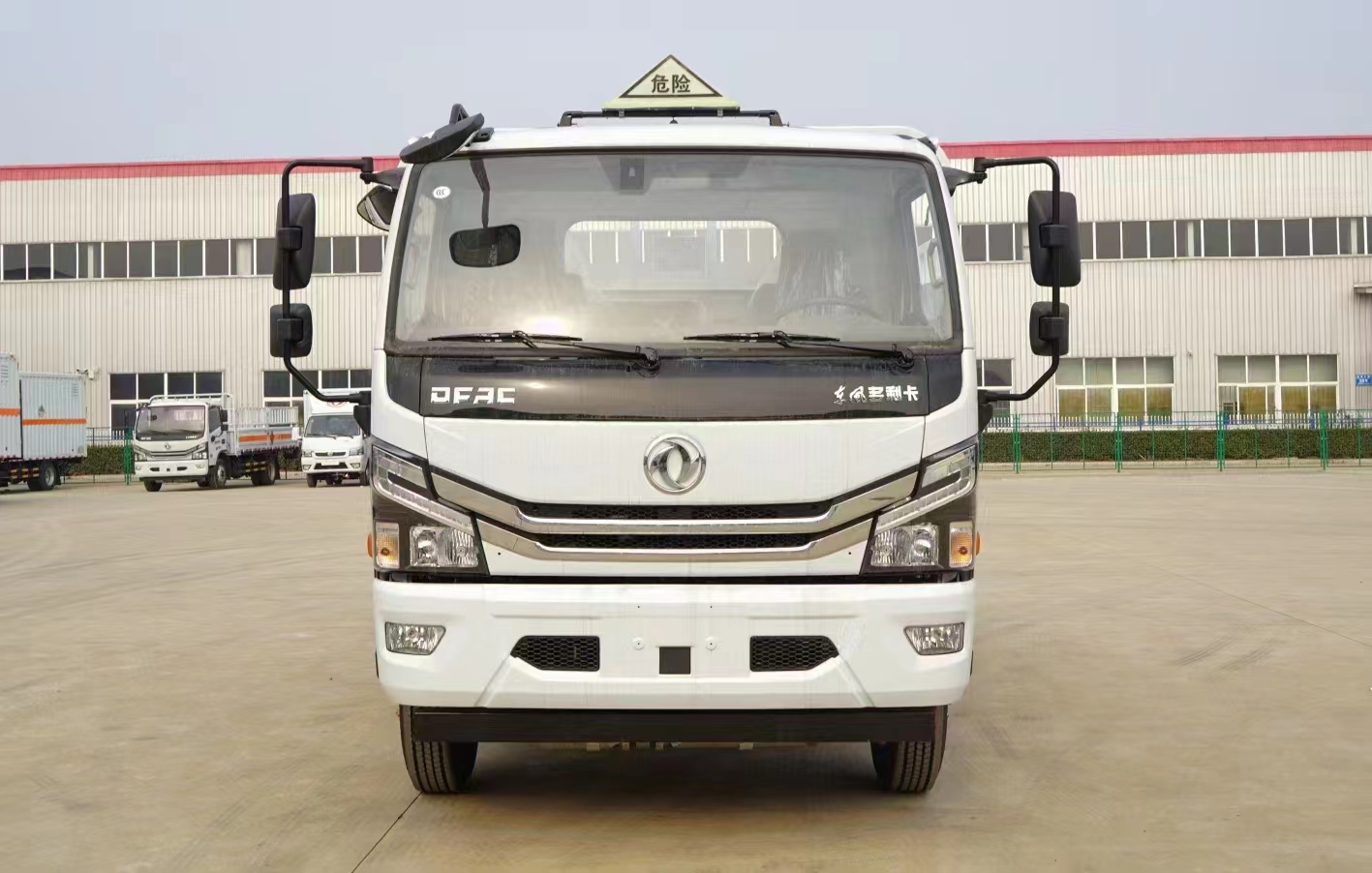 東風(fēng)5噸4米2氣瓶車