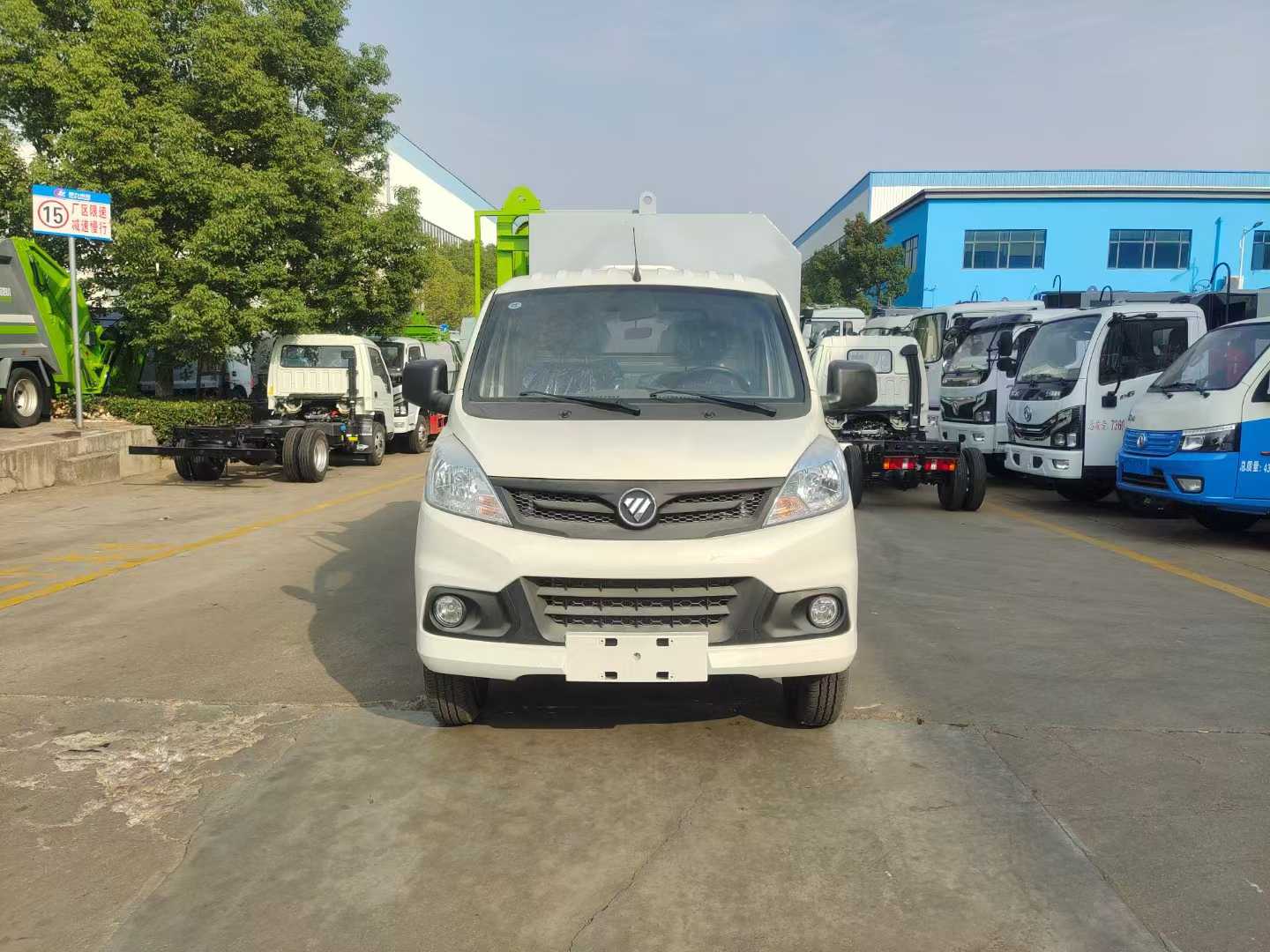 小預(yù)算——福田祥菱掛桶垃圾車