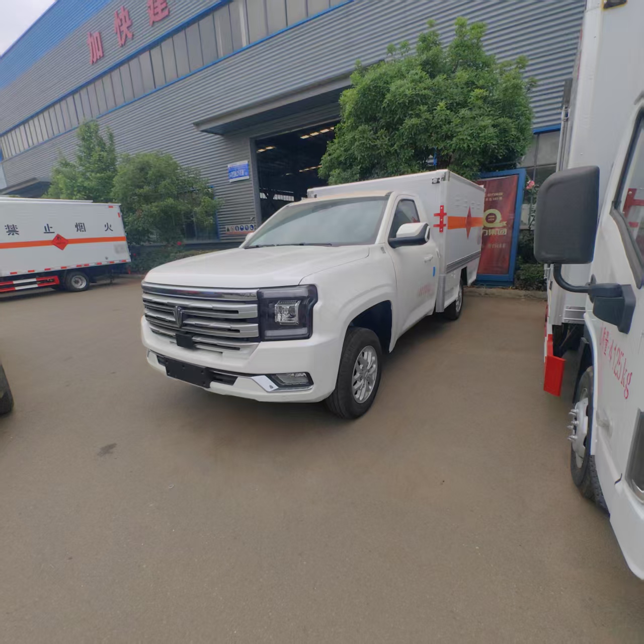 江鈴皮卡帶全包圍國六皮卡防爆車