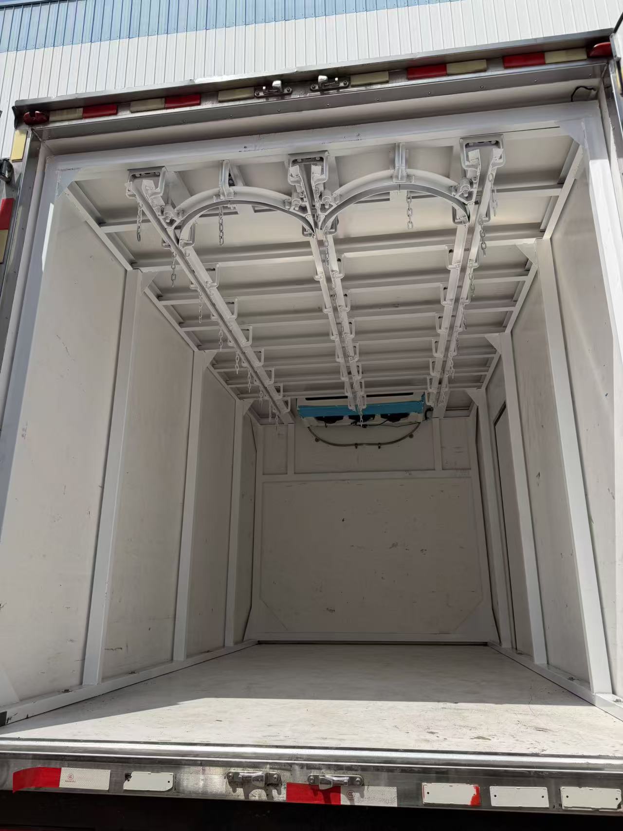 帶對接式重載導軌冷藏車