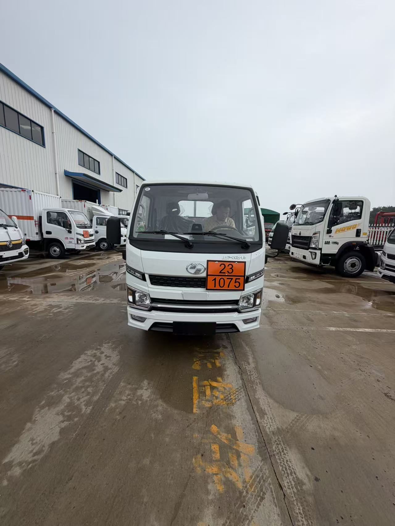 躍進2米8后單輪氣瓶運輸車