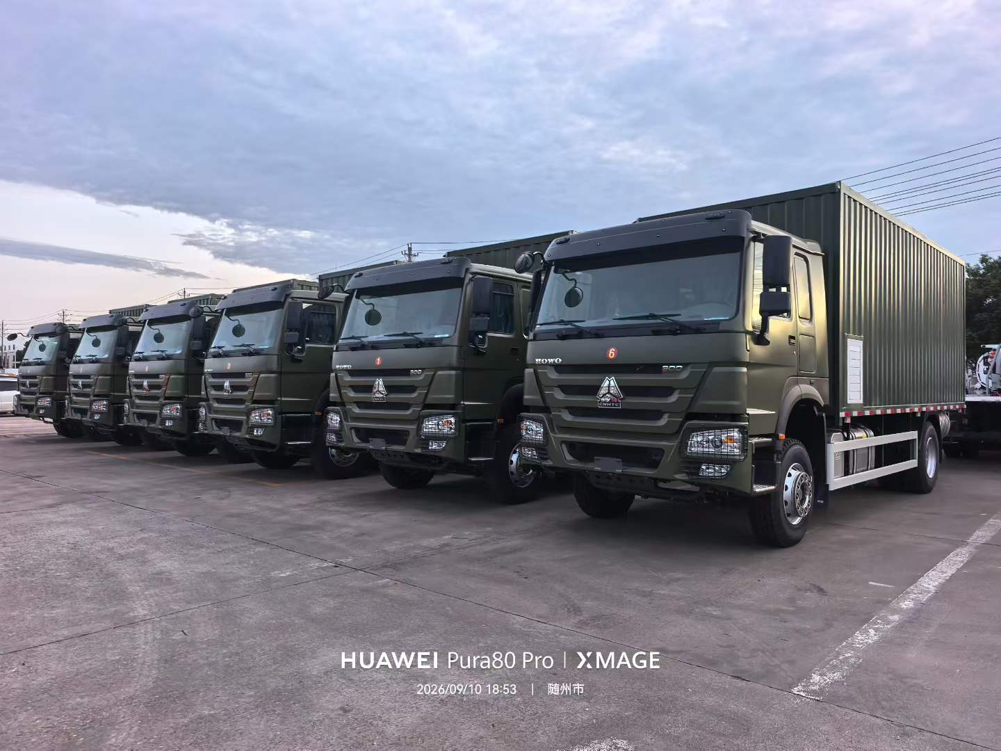 重汽豪沃六驅移動檢修車批量發車